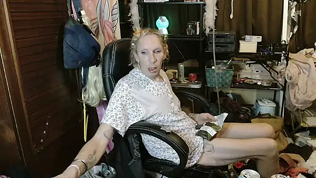 Ombeline1 live sex cam