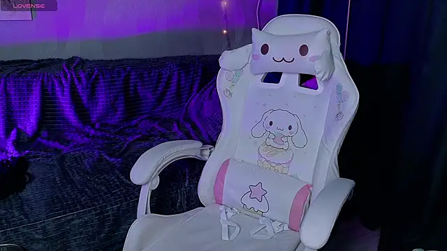 KikiMoor live sex cam