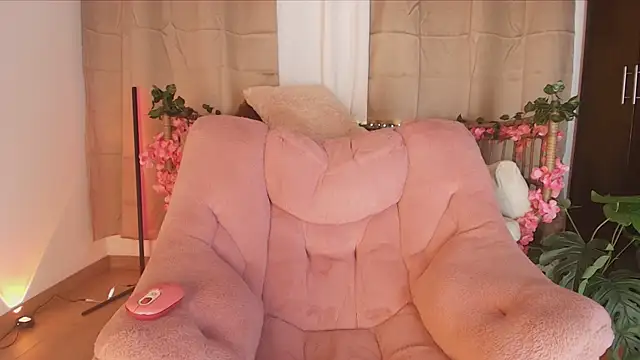 Amy-Skinny live sex cam