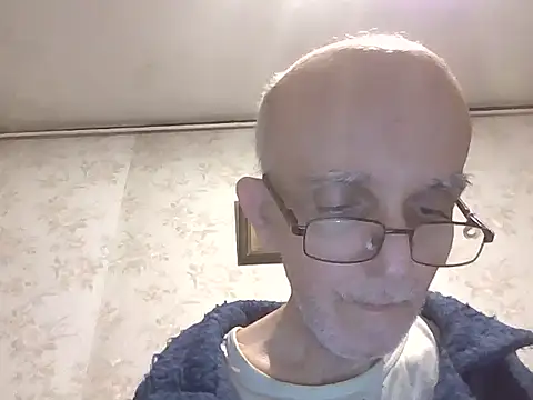 mariusica1@xh live sex cam