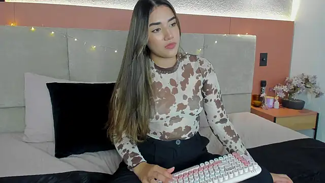 AniiRose live sex cam