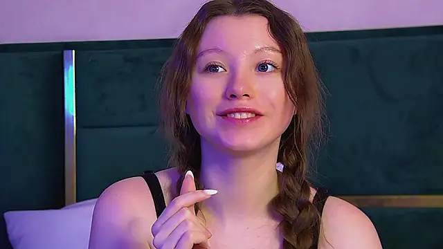 KeiraAsti live sex cam