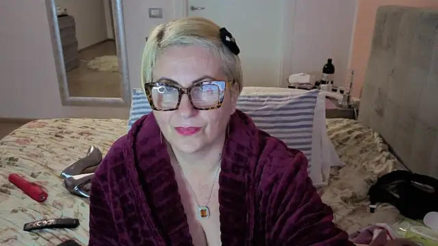 Pumabionda live sex cam