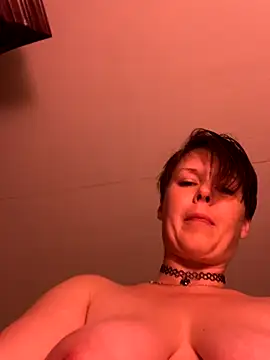 CUMFOREVERY1nTitTiES2 live sex cam