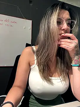 Isabella_Varella live sex cam