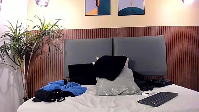 Mia_Harvey live sex cam