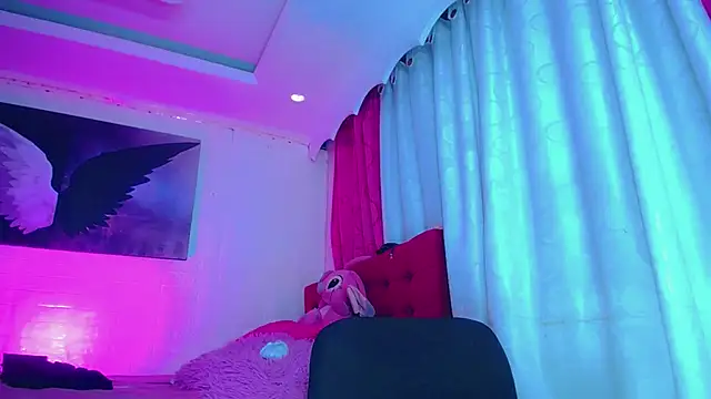 NahomiCamper live sex cam