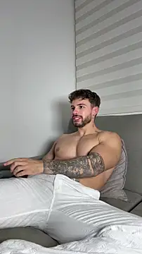 Valenthino_Salvatore live sex cam