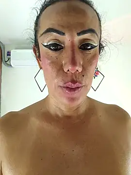 YOURSDEBORA live sex cam