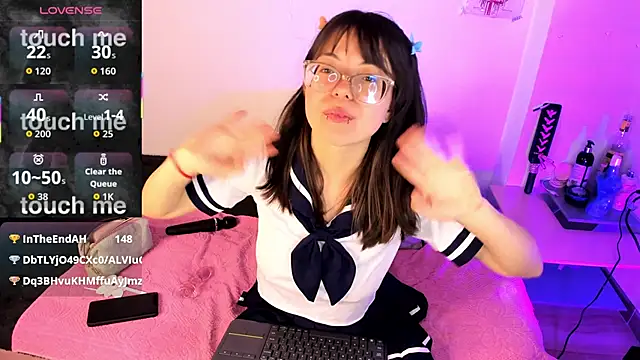 UchikyDoll live sex cam