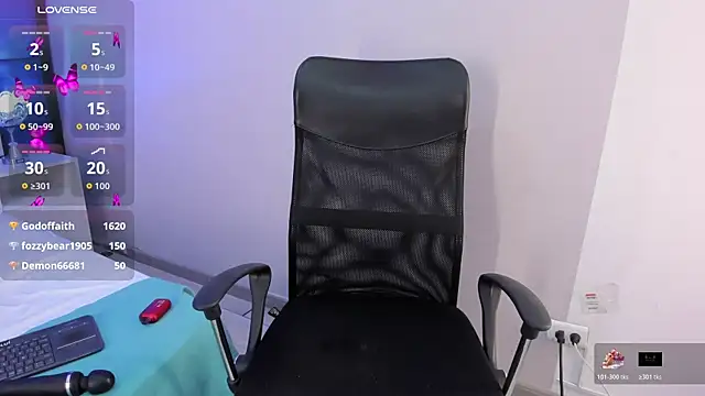 Larabrooks live sex cam