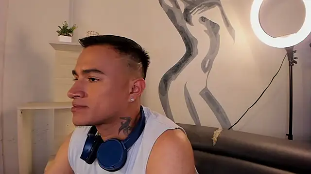 LiamDeep live sex cam