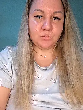 AnnaCurvy live sex cam