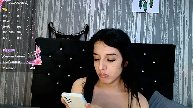 Alicee_Moonn live sex cam