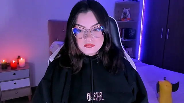 OphelianaRose33 live sex cam