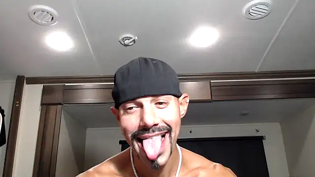 ThickD2C live sex cam