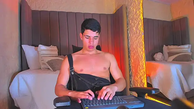 Benjamin_More live sex cam