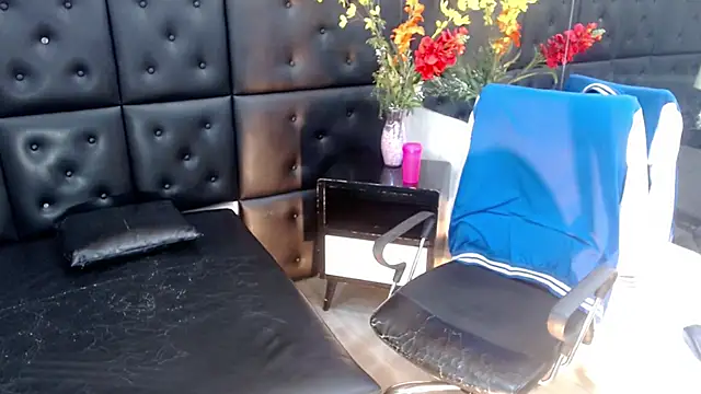 ChrisHott01 live sex cam