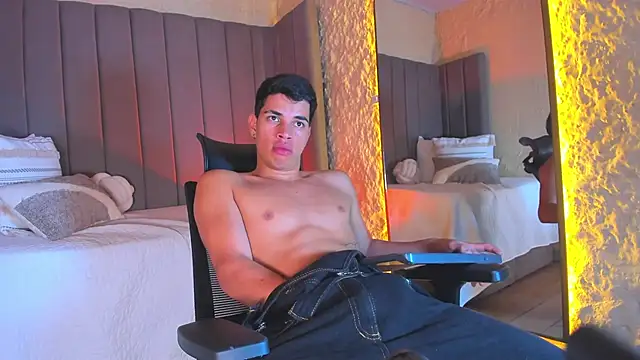 Benjamin_More live sex cam