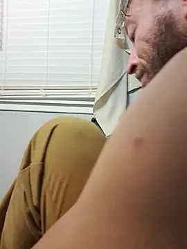 bigdickdaddy2184 live sex cam