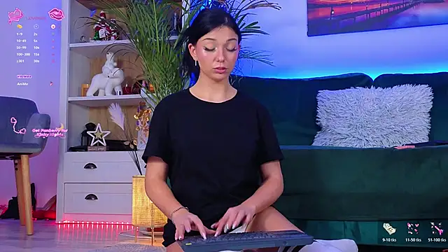 Avery-- live sex cam