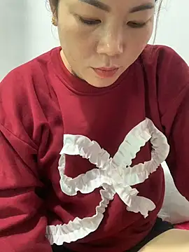 Baby-bigtits live sex cam