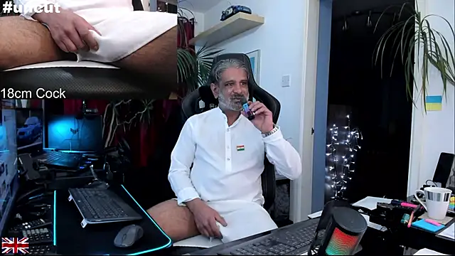 OnlineBossUK live sex cam