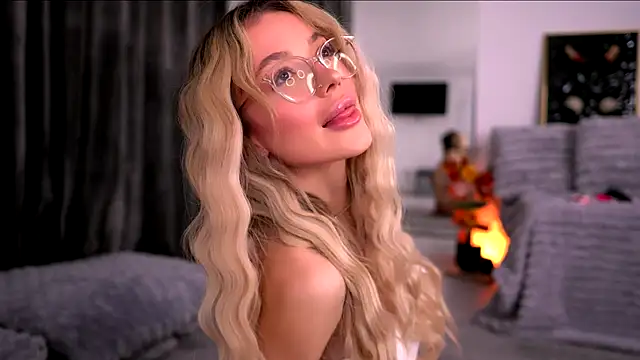 KylieJoyce live sex cam