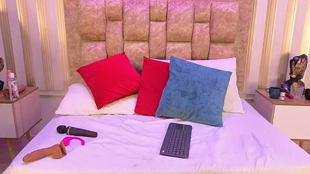 avis_lara live sex cam