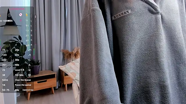 UdelaDodson live sex cam