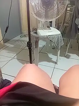 Ravena2290 live sex cam