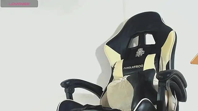 Amir_mikelsen live sex cam