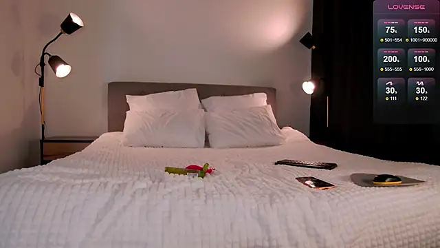 WOW-PeaCH-Girl live sex cam