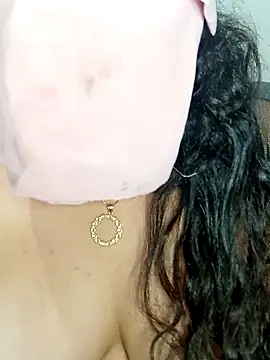 Queen-15 live sex cam