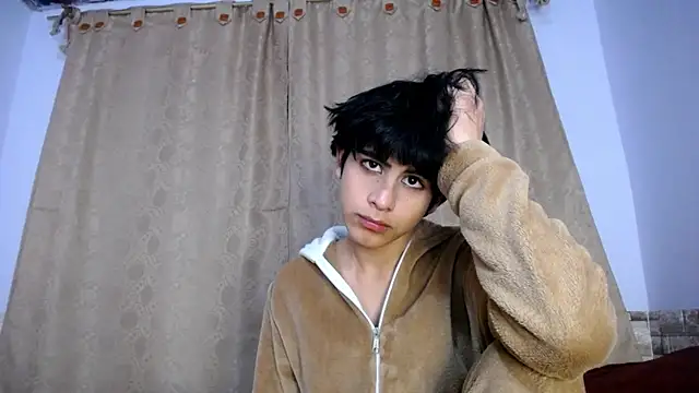 DaraKat18 live sex cam