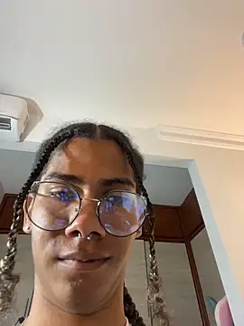 Maxim-Walker live sex cam