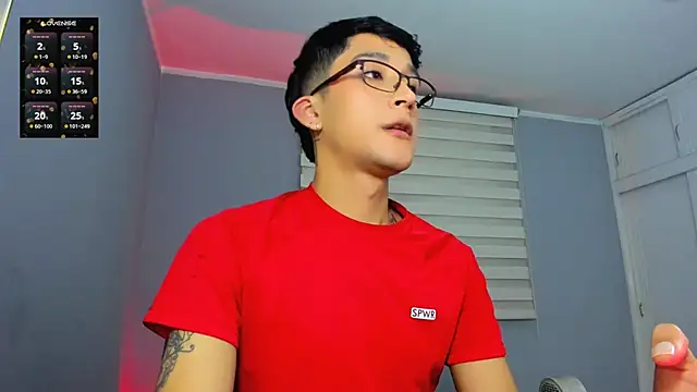 tom_Howard live sex cam