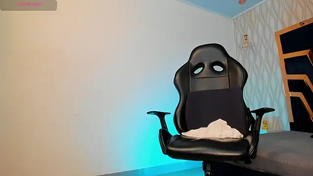 Petesevans live sex cam