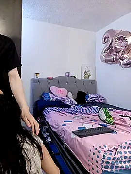 NAOMI-SENSUAL live sex cam