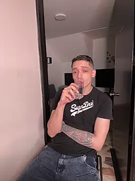 kevin_hotgirls live sex cam