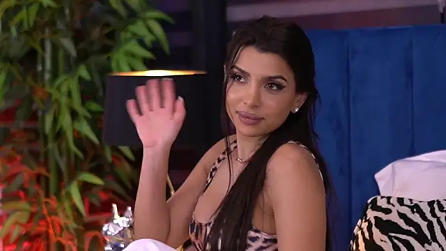 NicoleCellini live sex cam