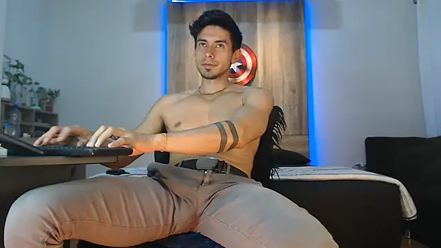 Andrew_4_ live sex cam