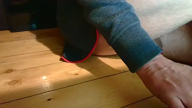 T0Yforeskin live sex cam