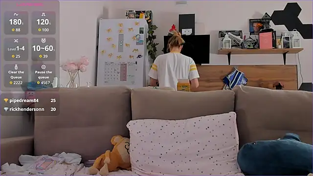 Girl_alone_home live sex cam