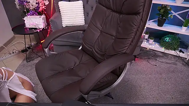 DreamyLinaa live sex cam