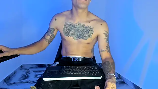 mikee_scooth live sex cam