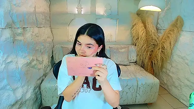 ambarina_r live sex cam