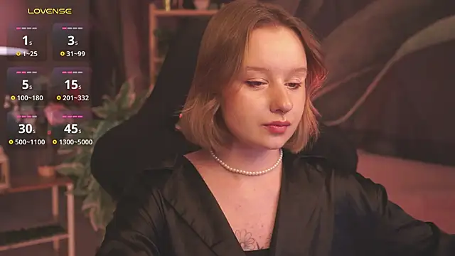 AdeleLoomis live sex cam