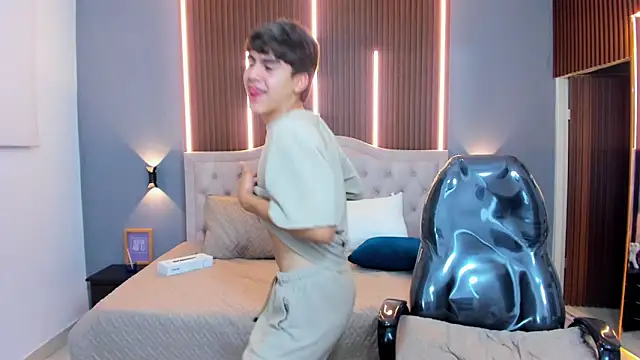 Tommy18__ live sex cam