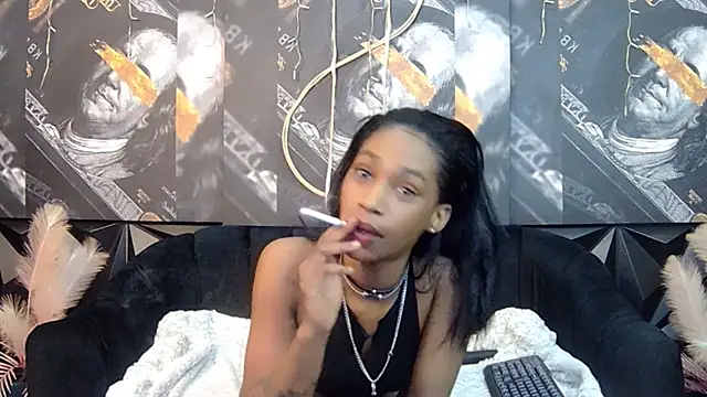 Lilmisbaddyxxx live sex cam